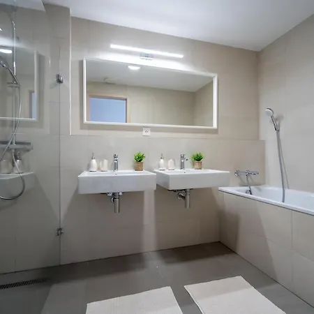 Apartment Skypark Cozy Vervehome Bratislava